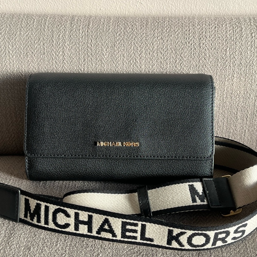 Michael Kors Black Leather Crossbody zip around wallet on a strap convertible